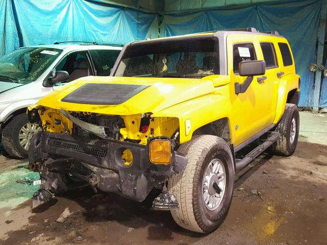 5GTDN136868191548 - 2006 HUMMER H3 YELLOW photo 2