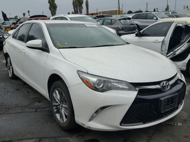 4T1BF1FK5HU391538 - 2017 TOYOTA CAMRY LE WHITE photo 1