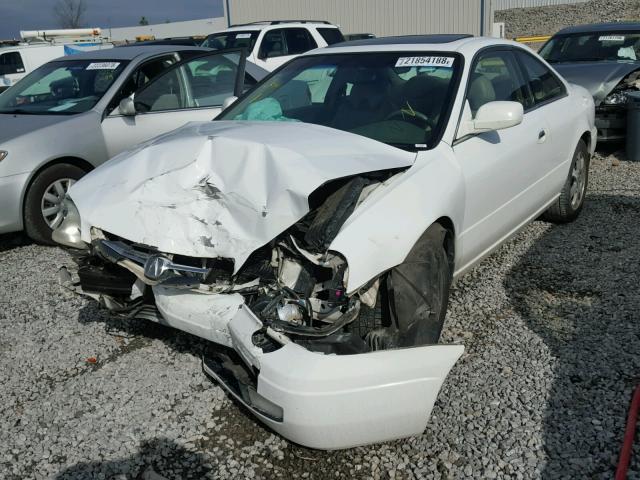 19UYA42402A003762 - 2002 ACURA 3.2CL WHITE photo 2