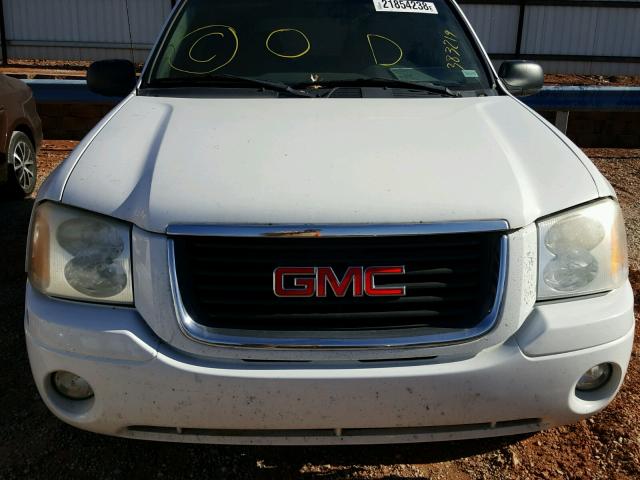 1GKDS13S732383219 - 2003 GMC ENVOY WHITE photo 9