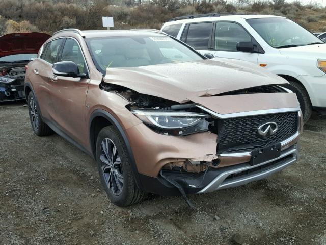 SJKCH5CR7JA050898 - 2018 INFINITI QX30 BASE GOLD photo 1