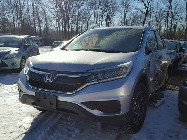 2HKRM4H4XGH696129 - 2016 HONDA CR-V SE SILVER photo 2