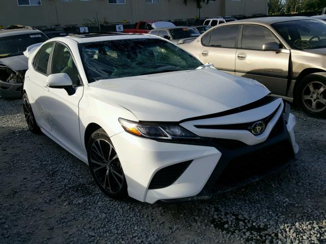 4T1B11HK7JU033066 - 2018 TOYOTA CAMRY L WHITE photo 1