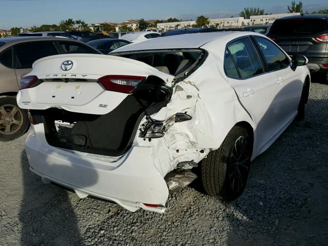 4T1B11HK7JU033066 - 2018 TOYOTA CAMRY L WHITE photo 4