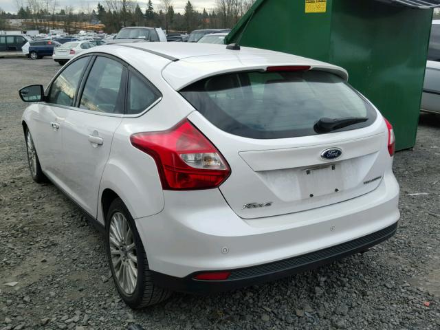 1FAHP3N2XCL216019 - 2012 FORD FOCUS TITA WHITE photo 3