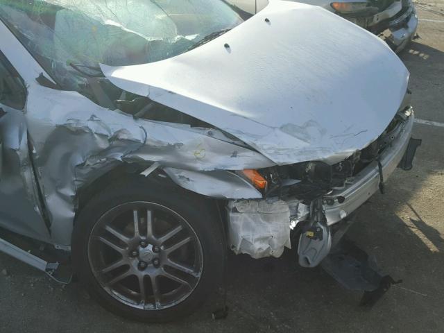 JTKDE177450039301 - 2005 SCION TC SILVER photo 9