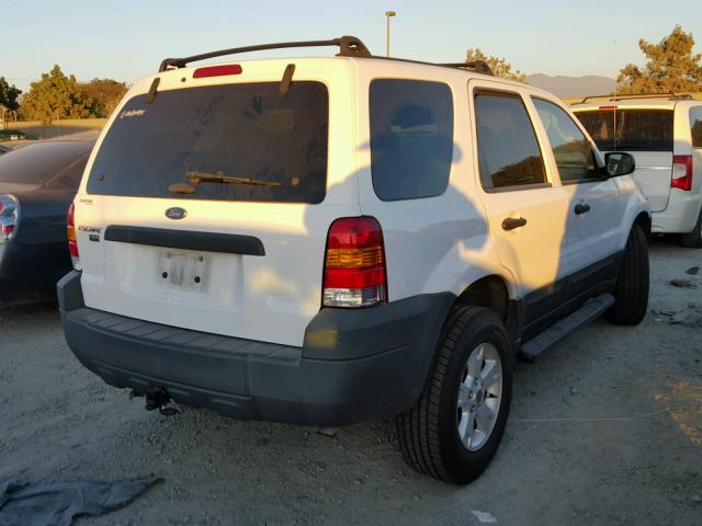 1FMYU03155KA21901 - 2005 FORD ESCAPE XLT WHITE photo 4