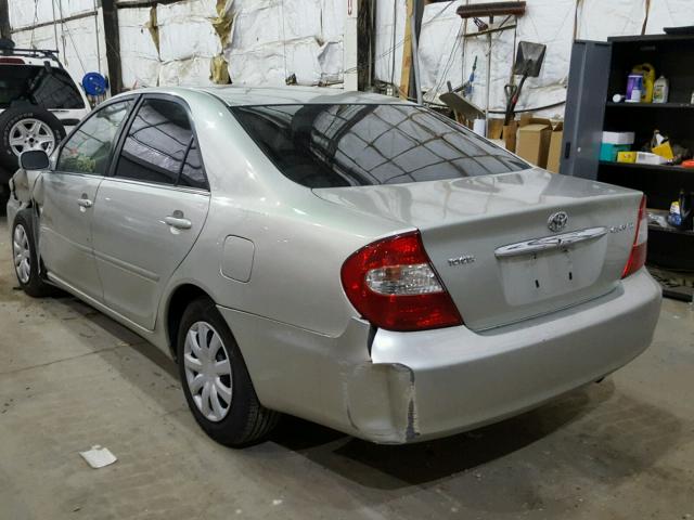 JTDBE32K820059584 - 2002 TOYOTA CAMRY LE GOLD photo 3