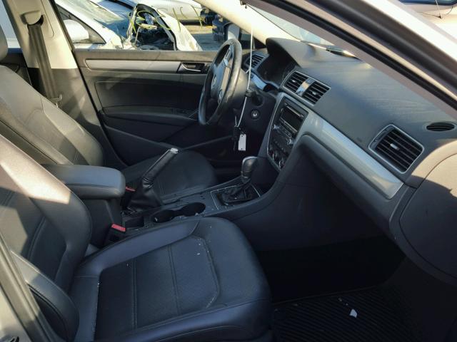 1VWAP7A38EC008402 - 2014 VOLKSWAGEN PASSAT S Gris foto 5