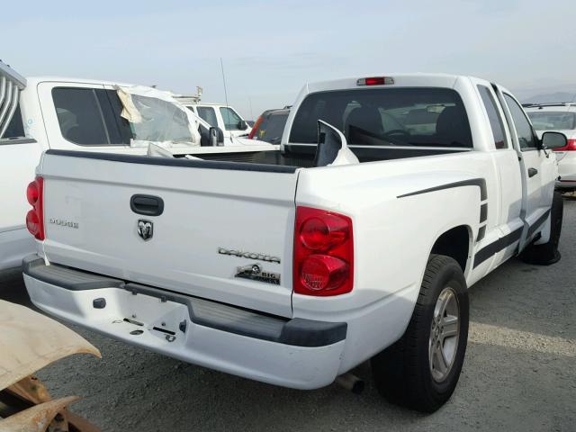 1D7RE3BKXBS529557 - 2011 DODGE DAKOTA SLT WHITE photo 4