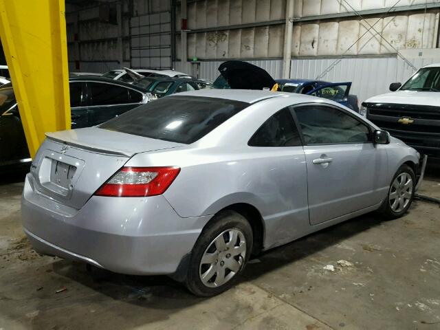 2HGFG126X9H527180 - 2009 HONDA CIVIC LX SILVER photo 4