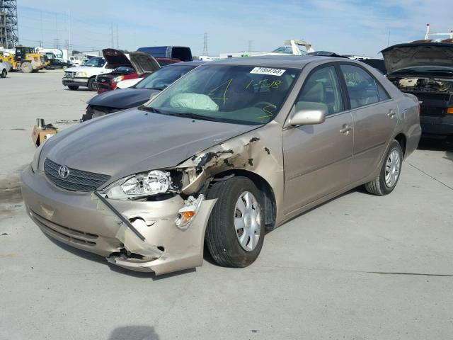 JTDBE32K430172675 - 2003 TOYOTA CAMRY LE GOLD photo 2