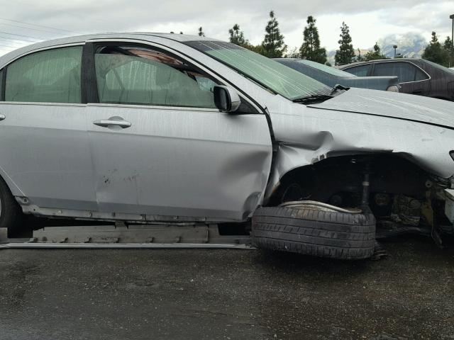 JH4CL96945C023588 - 2005 ACURA TSX SILVER photo 9