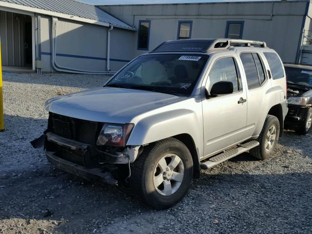 5N1AN0NU9AC514815 - 2010 NISSAN XTERRA OFF SILVER photo 2