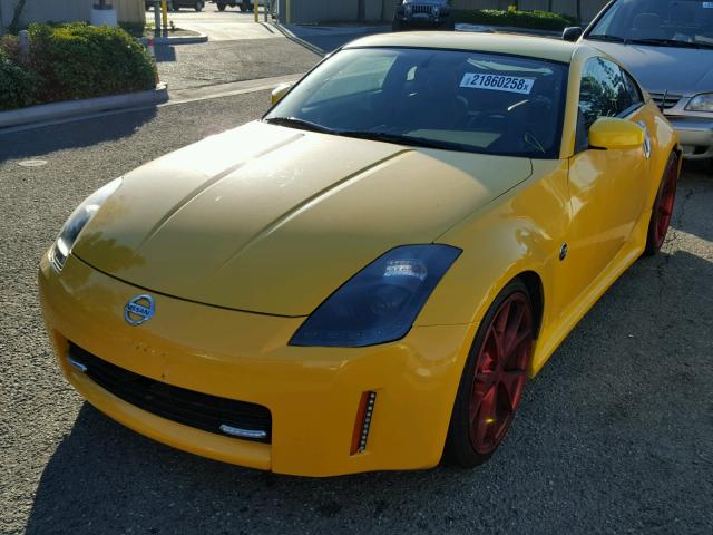 JN1AZ34D25M601809 - 2005 NISSAN 350Z COUPE YELLOW photo 2