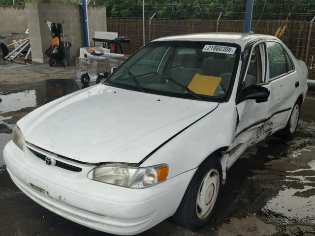 1NXBR12E6WZ057717 - 1998 TOYOTA COROLLA VE WHITE photo 2