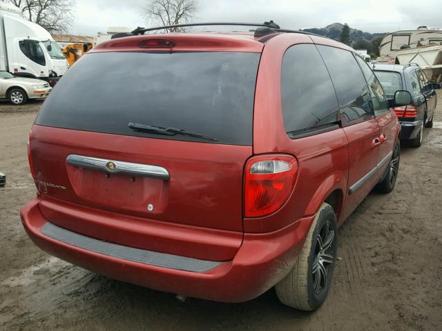 1A4GP45R66B706616 - 2006 CHRYSLER TOWN & COU RED photo 4