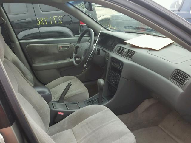 JT2BG22K0W0127444 - 1998 TOYOTA CAMRY CE BEIGE photo 5