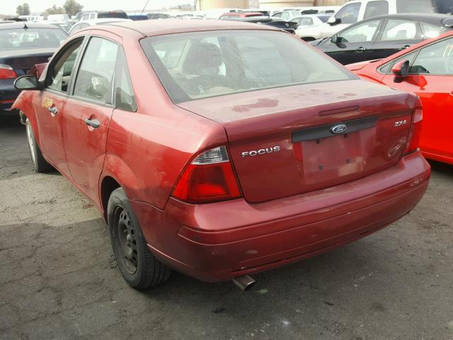1FAFP34NX5W311832 - 2005 FORD FOCUS ZX4 RED photo 3