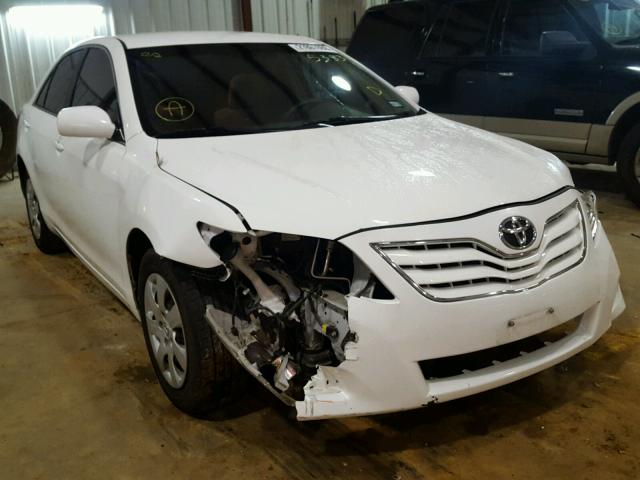 4T1BF3EK8AU555383 - 2010 TOYOTA CAMRY BASE WHITE photo 1