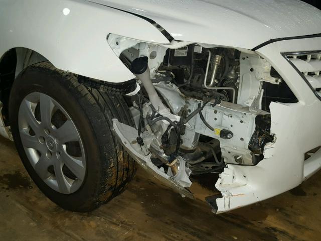 4T1BF3EK8AU555383 - 2010 TOYOTA CAMRY BASE WHITE photo 9