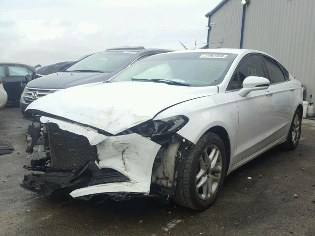 3FA6P0H70FR157386 - 2015 FORD FUSION SE WHITE photo 2