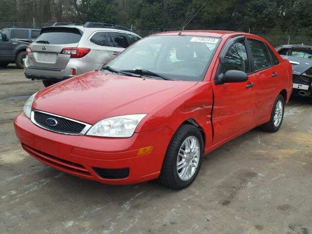 1FAFP34N77W293745 - 2007 FORD FOCUS ZX4 RED photo 2