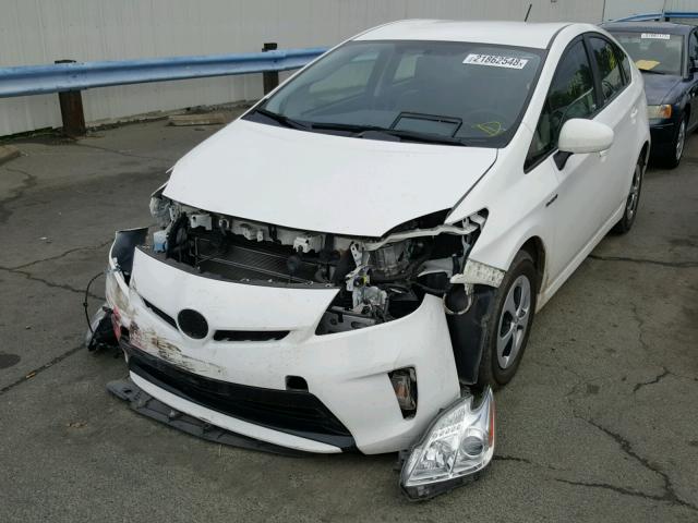 JTDKN3DUXE1854889 - 2014 TOYOTA PRIUS WHITE photo 2