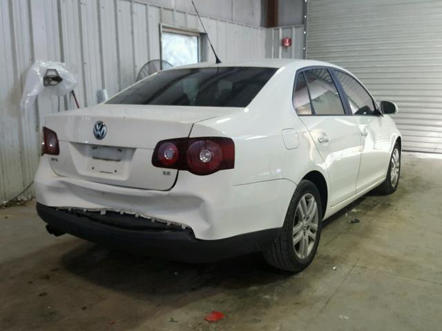 3VWJZ71K38M083125 - 2008 VOLKSWAGEN JETTA S WHITE photo 4