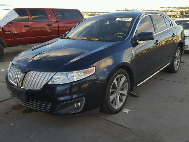 1LNHM94R19G631263 - 2009 LINCOLN MKS BLUE photo 2