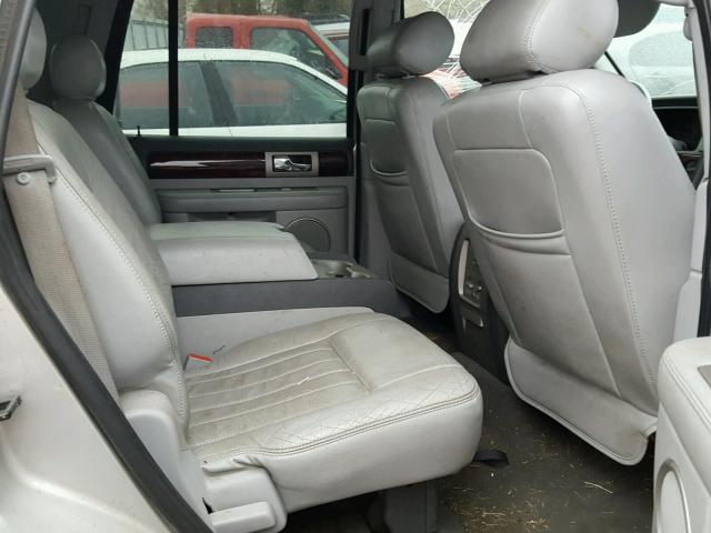 5LMFU28535LJ13949 - 2005 LINCOLN NAVIGATOR SILVER photo 6