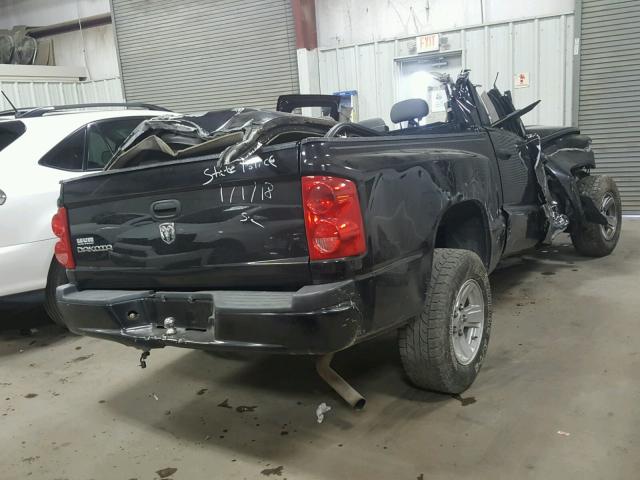 1D7HE38K48S570276 - 2008 DODGE DAKOTA SXT BLACK photo 4