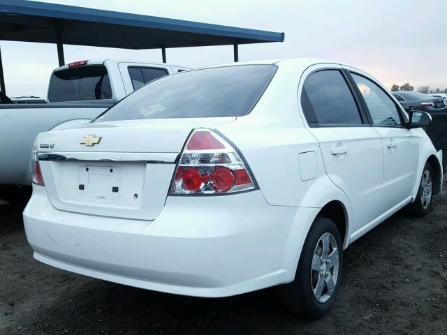 KL1TD56E69B315427 - 2009 CHEVROLET AVEO LS WHITE photo 4