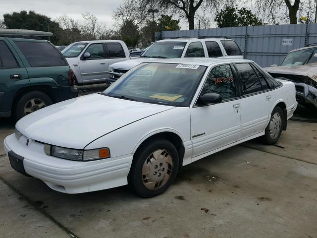 1G3WH54TXPD335063 - 1993 OLDSMOBILE CUTLASS SU WHITE photo 2