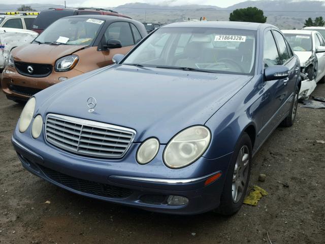 WDBUF65J43A353942 - 2003 MERCEDES-BENZ E 320 BLUE photo 2