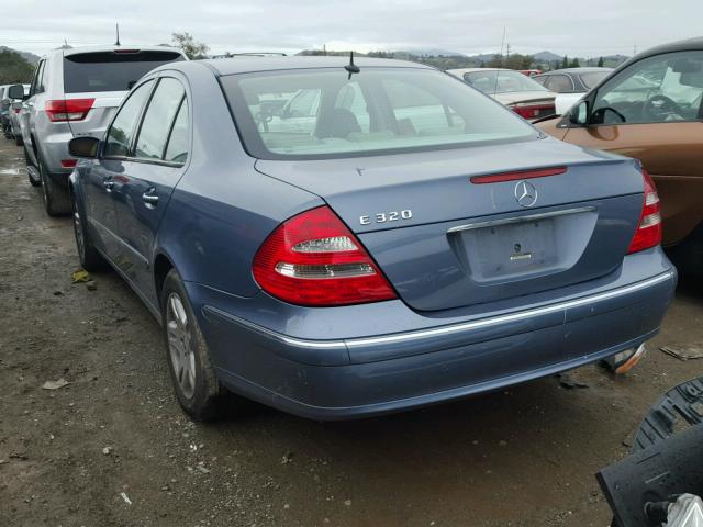 WDBUF65J43A353942 - 2003 MERCEDES-BENZ E 320 BLUE photo 3