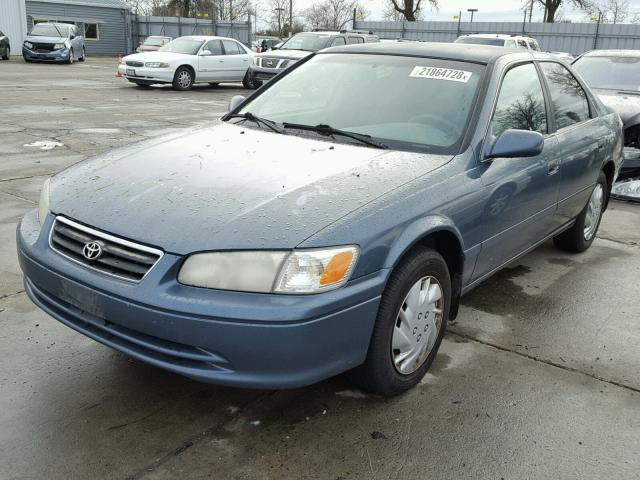 4T1BF22K2YU933996 - 2000 TOYOTA CAMRY LE მწვანე ფოტო 2