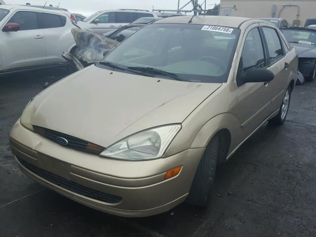 1FAHP34302W204713 - 2002 FORD FOCUS SE TAN photo 2