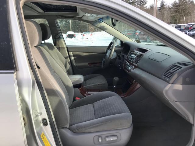 4T1BE30K45U580880 - 2005 TOYOTA CAMRY LE ვერცხლისფერი ფოტო 5