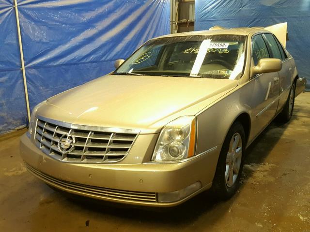 1G6KD57Y66U176917 - 2006 CADILLAC DTS BEIGE photo 2