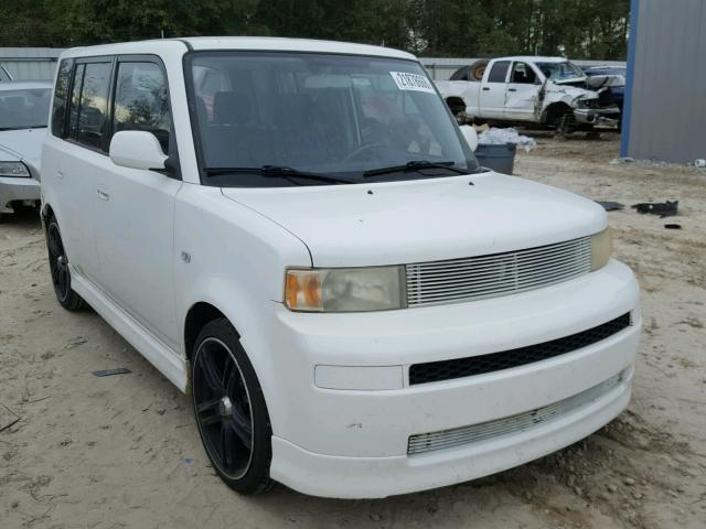 JTLKT324640142686 - 2004 TOYOTA SCION XB WHITE photo 1