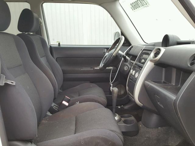 JTLKT324640142686 - 2004 TOYOTA SCION XB 白色 照片 5