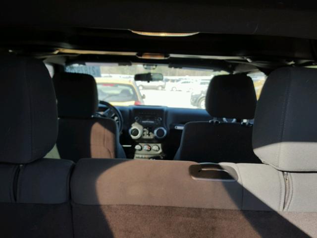 1C4BJWFG6CL166832 - 2012 JEEP WRANGLER U MAROON photo 9