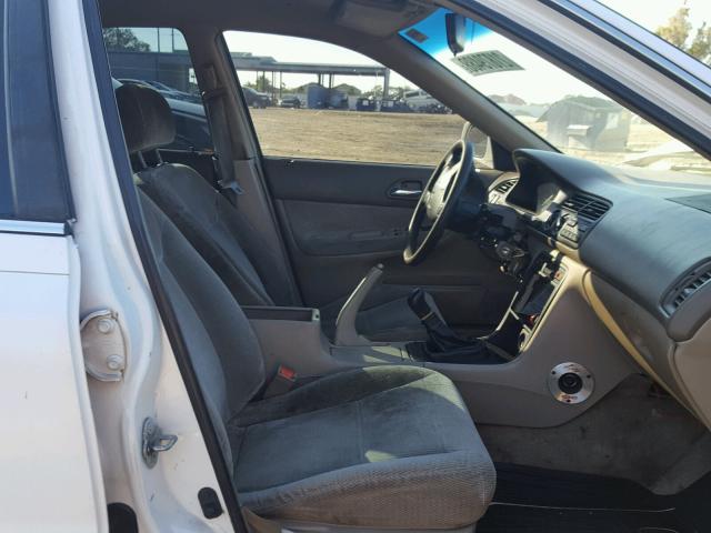 1HGCD5531VA227427 - 1997 HONDA ACCORD LX WHITE photo 5