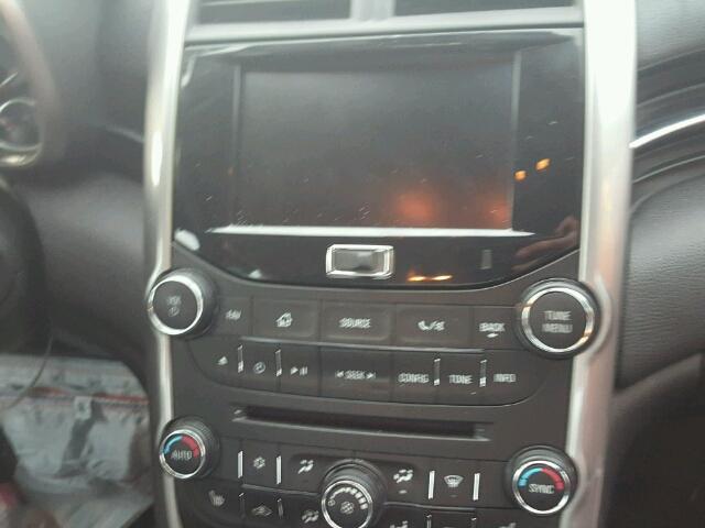 1G11E5SA8GF105927 - 2016 CHEVROLET MALIBU LIM ვერცხლისფერი ფოტო 9