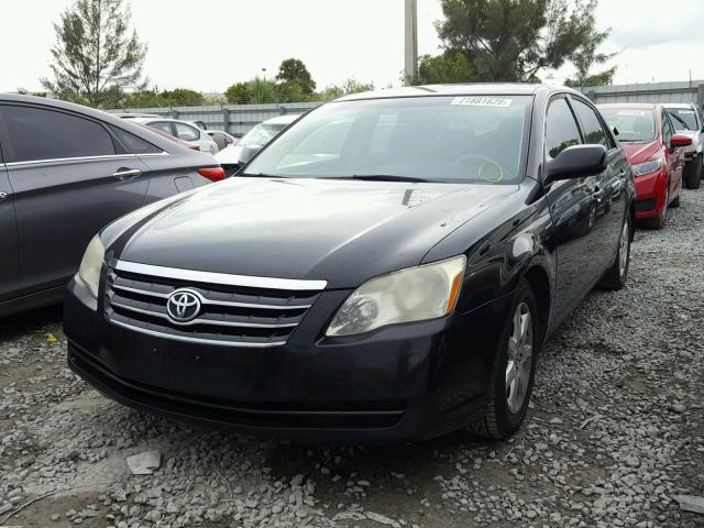 4T1BK36B55U035674 - 2005 TOYOTA AVALON XL BLACK photo 2