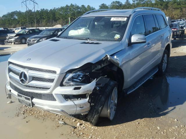 4JGDF7CE4DA175329 - 2013 MERCEDES-BENZ GL 450 4MA SILVER photo 2