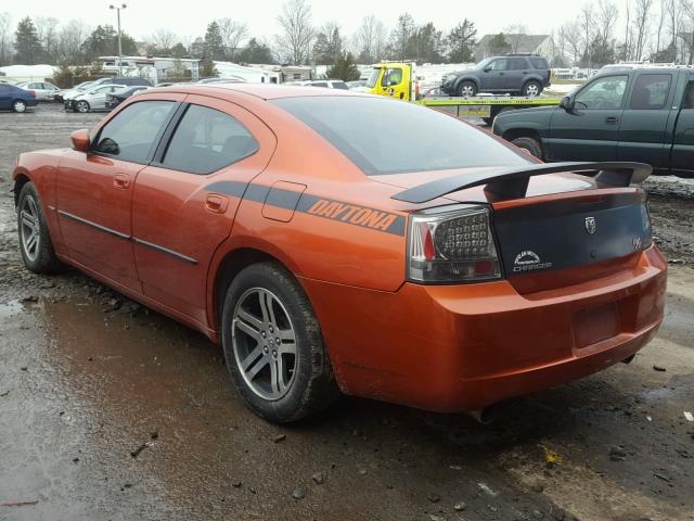 2B3KA53H66H260137 - 2006 DODGE CHARGER R/ ORANGE photo 3