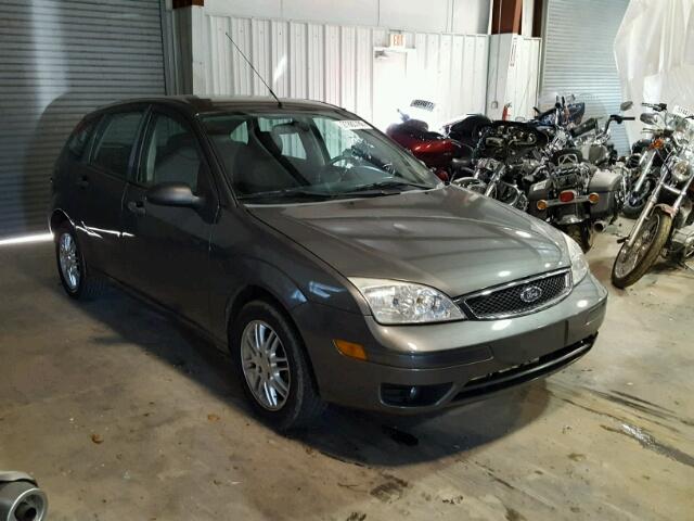 1FAFP37N77W333592 - 2007 FORD FOCUS ZX5 GRAY photo 1