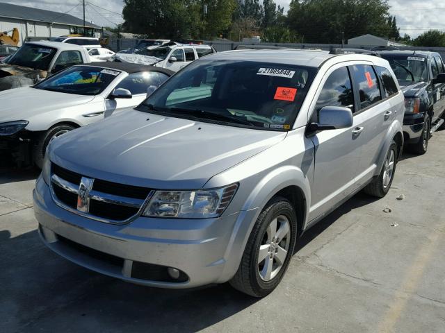 3D4PG5FV7AT149796 - 2010 DODGE JOURNEY SX SILVER photo 2